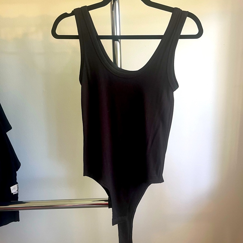 Ribbed black body suit